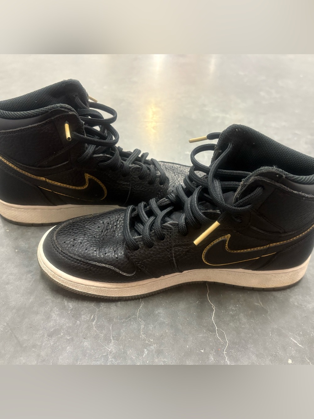 Air Jordan 1 Retro High OG GS "City of Flight" Black Gold 575441-031 Size 7Y/8.5
